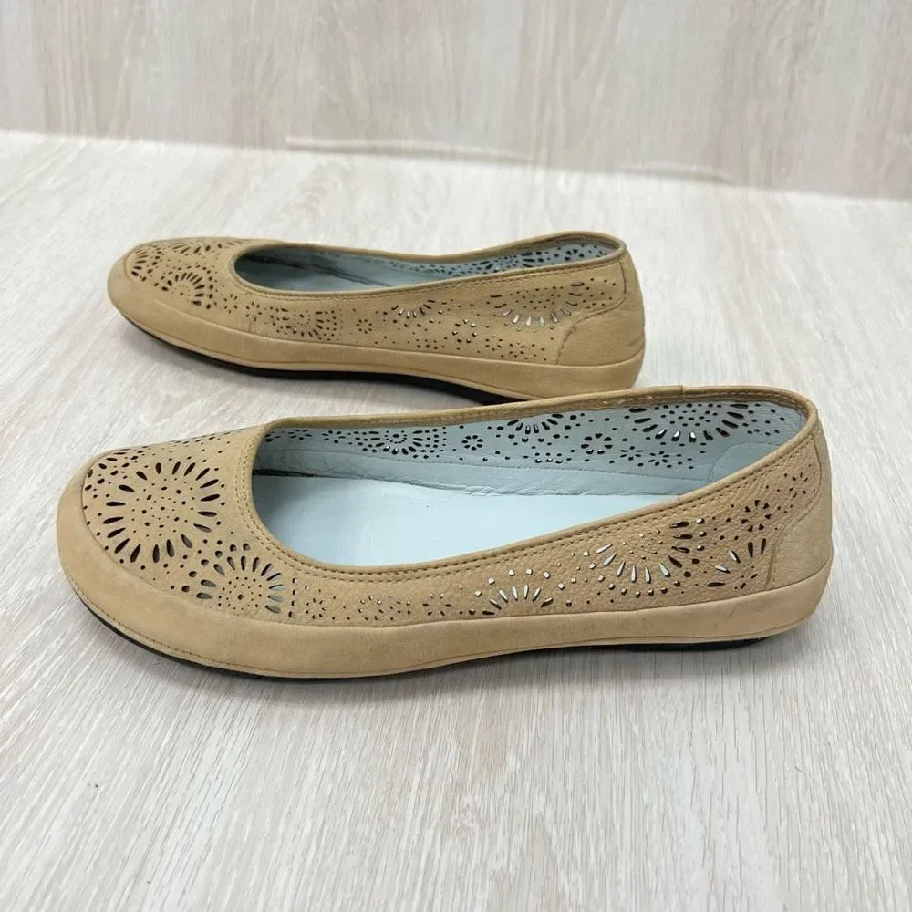 Vagabond Women’s EU 36 US 6 Perforated Floral Tan Casual Slip on Flats Loafers